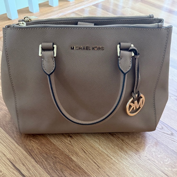 Michael Kors beige bag - Picture 4 of 8